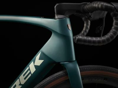 TREK BIKES VAE Trek Route Domane + SLR 7 ETap – Image 7